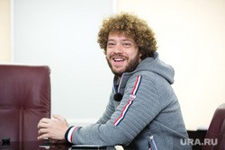 Илья Варламов разнес оформление двора в Тюмени. Горожане ответили блогеру возмущением. ФОТО