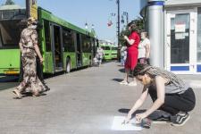 Молодогвардейцы напомнили тюменцам о масочном режиме надписями на асфальте Молодогвардейцы напомнили тюменцам о масочном режиме надписями на асфальте