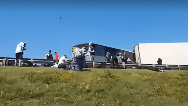 Три грузовика и автобус столкнулись на трассе Тюмень &ndash; Омск  