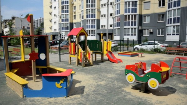 В центре Тюмени восстановят знаменитый двор за&nbsp;торговым центром &laquo;Океан&raquo; 