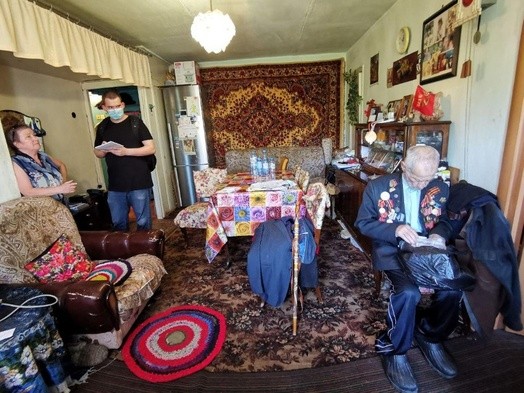 Тюменский ветеран искал в&nbsp;мусоре трость и попал в ТикТок 