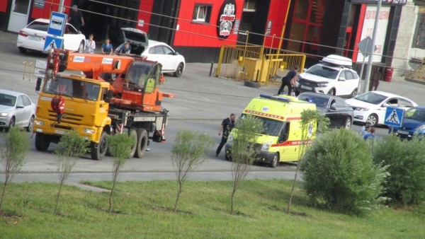 В Тюмени девушка погибла под колесами автокрана 
