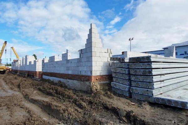 Три многоквартирных дома начали строить в Уватском районе