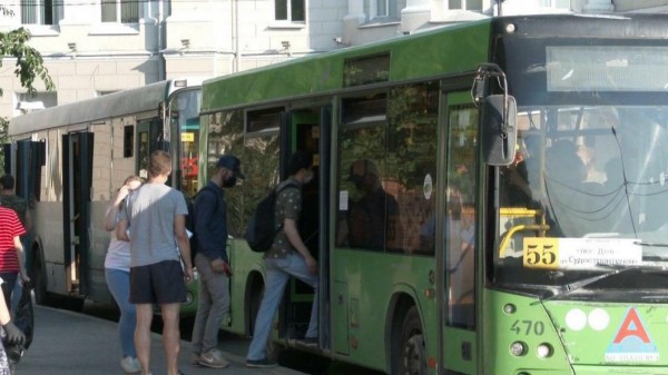 Тюменцы привыкли пользоваться масками в общественном транспорте