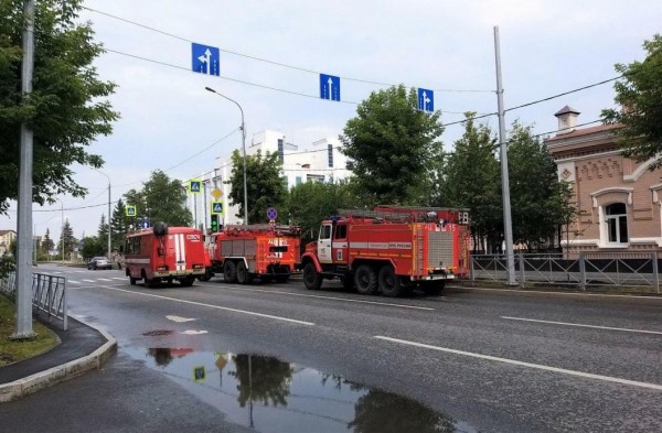 Пятьдесят человек эвакуировали из школы в центре Тюмени