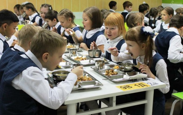 В Тюменской области ученики начальных классов получат бесплатное питание