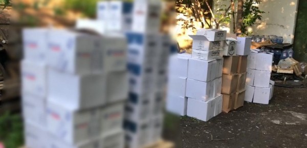 Шесть тысяч бутылок контрафактного алкоголя обнаружено на тюменском складе