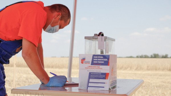 На Ставрополье избиратели демонстрируют рекордную явку на голосование по поправкам 