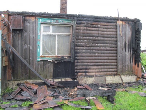 Пьяная селянка сожгла дом сестры