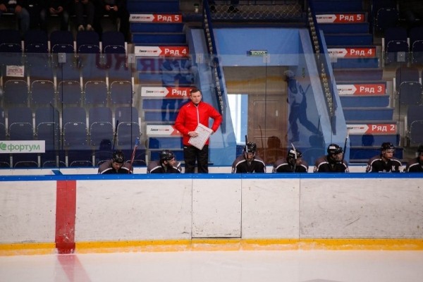 Хоккеисты "Рубина" возобновили тренировки на льду