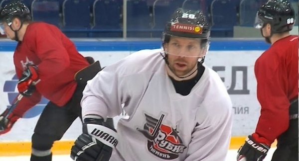 Хоккеисты "Рубина" провели двухстороннюю игру