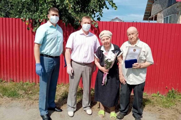 Викуловские семьи наградили за любовь и верность