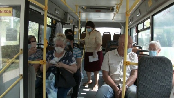 Соблюдение мер профилактики COVID-19 проверили в тюменском транспорте