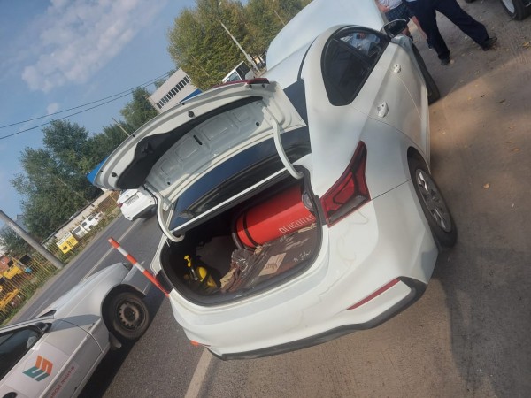 В Тюмени и области ГИБДД проверила таксистов В Тюмени и области ГИБДД проверила таксистов