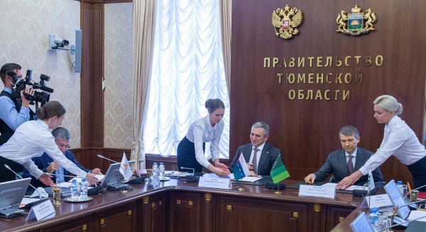 Тюменская область заключила соглашения с Россельхозбанком, "Дамате" и "ТюменьАгро"