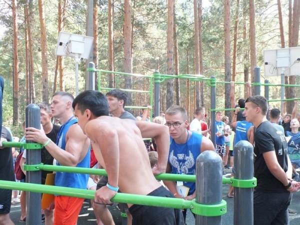 Турнир по воркауту в Тобольске собрал двадцать две команды