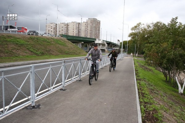 
Путепровод над Транссибом в центре Тюмени удобен для пешеходов и велосипедистов
