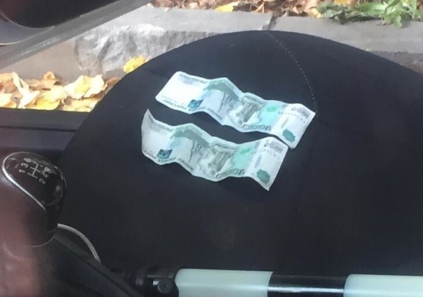 В Тюмени водитель пытался дать взятку автоинспектору В Тюмени водитель пытался дать взятку автоинспектору