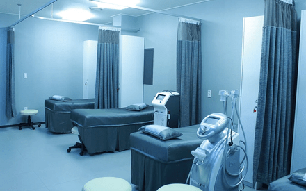 В Тюменской области за сутки от коронавируса скончались два человека 