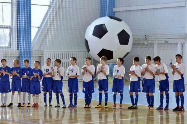 Александр Моор поздравил тюменцев с Днем физкультурника