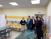 Школам - зачет: федеральный инспектор проверил, чем и как кормят начальные классы Тюмени и Тюменского района