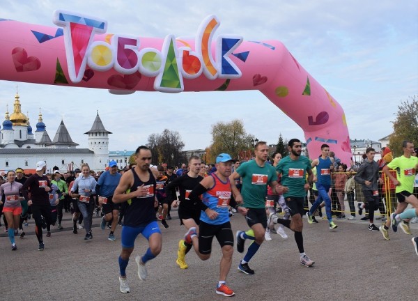 Бегун из Омска победил в тобольском полумарафоне