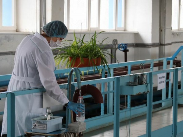 Воду в тюменских домах избавили от неприятного запаха