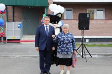 Бюджетники и льготники получили ключи от квартир в новых домах Сладково 