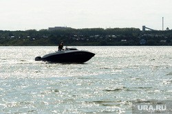 В Сургуте при столкновении катера с баржей погиб вор в законе. ФОТО
