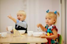 Александр Моор поздравил работников сферы дошкольного образования с праздником