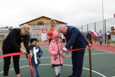 Школьники Тобольского района получили новую спортплощадку