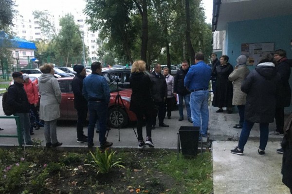 Депутат городской думы контролирует ситуацию в затопленном доме Депутат городской думы контролирует ситуацию в затопленном доме