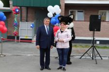 Бюджетники и льготники получили ключи от квартир в новых домах Сладково 