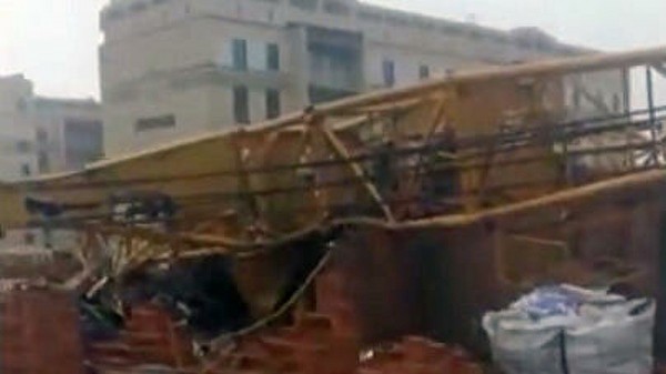 СК возбудил дело после падения трех башенных кранов в Тюмени