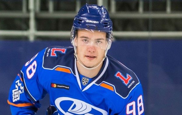 Дамир Рахимуллин: «Когда увидел драку команда на команду, захотел играть в хоккей» Дамир Рахимуллин: «Когда увидел драку команда на команду, захотел играть в хоккей»