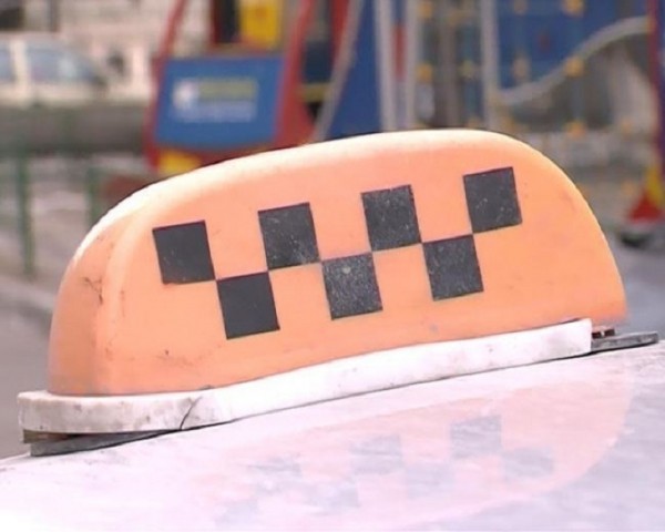 Таксиста в Тюмени подозревают в краже