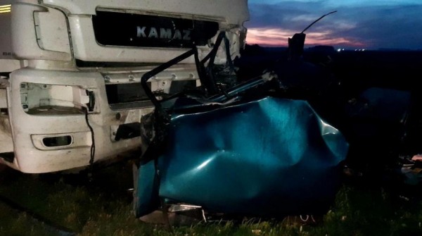 Водитель и четырнадцатилетняя пассажирка погибли на трассе Тюмень - Омск 