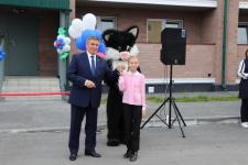 Бюджетники и льготники получили ключи от квартир в новых домах Сладково 