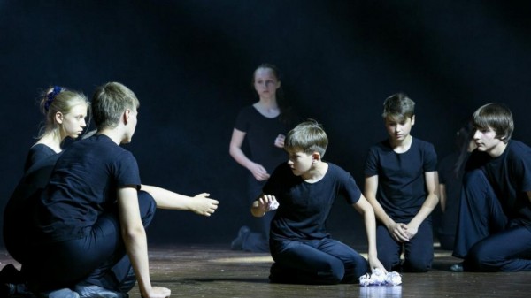 Школьные театры посоревнуются на фестивале "Премьера-2020"