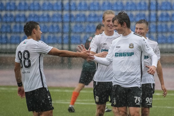 Дублеры ФК "Тюмень" разгромили пермских футболистов Дублеры ФК "Тюмень" разгромили пермских футболистов