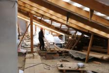 Депутат гордумы разбирается с затоплением квартиры в своем избирательном округе Депутат гордумы разбирается с затоплением квартиры в своем избирательном округе