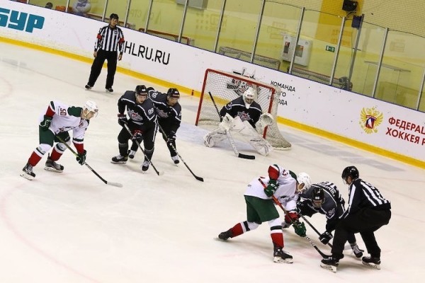 ХК "Рубин" уступил в домашнем поединке хоккеистам из Казани 