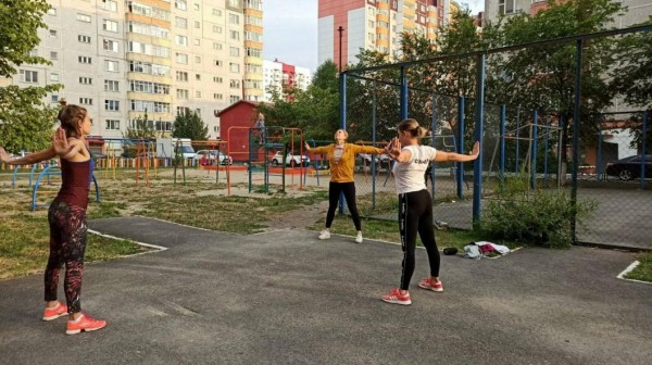 Тюменский тренер рассказала, как правильно носить тяжести