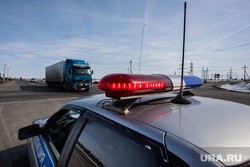 В Тюмени водитель с детьми в машине пытался скрыться от полиции. Он находился в розыске