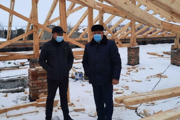 Глава Ишима Федор Шишкин проконтролировал капремонт многоквартирников 