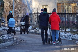 Новости кризиса 16 ноября. Семьям с детьми могут вернуть выплаты, пенсионеров ждут надбавки, работодатели не будут оплачивать больничные