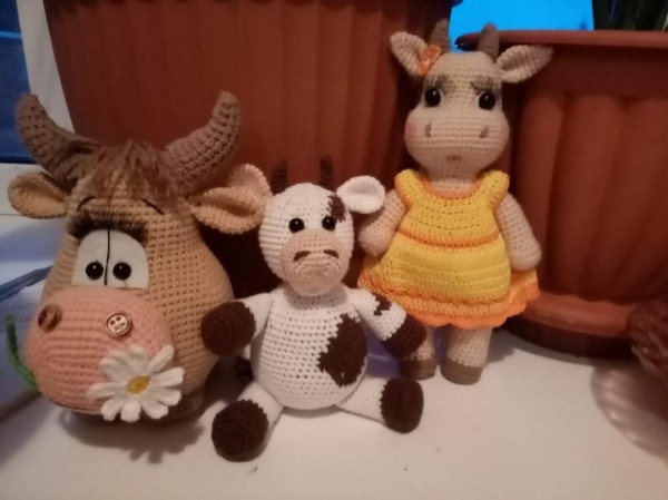 Символ 2021 года создает ишимская мастерица