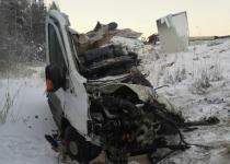 Один человек погиб и двое пострадали на дороге в Уватском районе