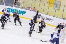 Хоккеисты "Тюменского легиона" обыграли новосибирцев по буллитам 