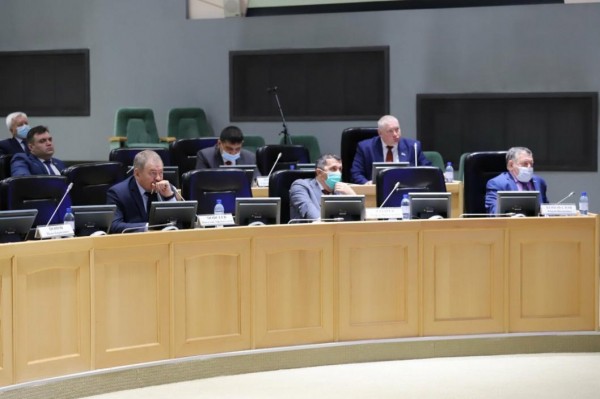 Тюменские депутаты приняли бюджет города на 2021 год 